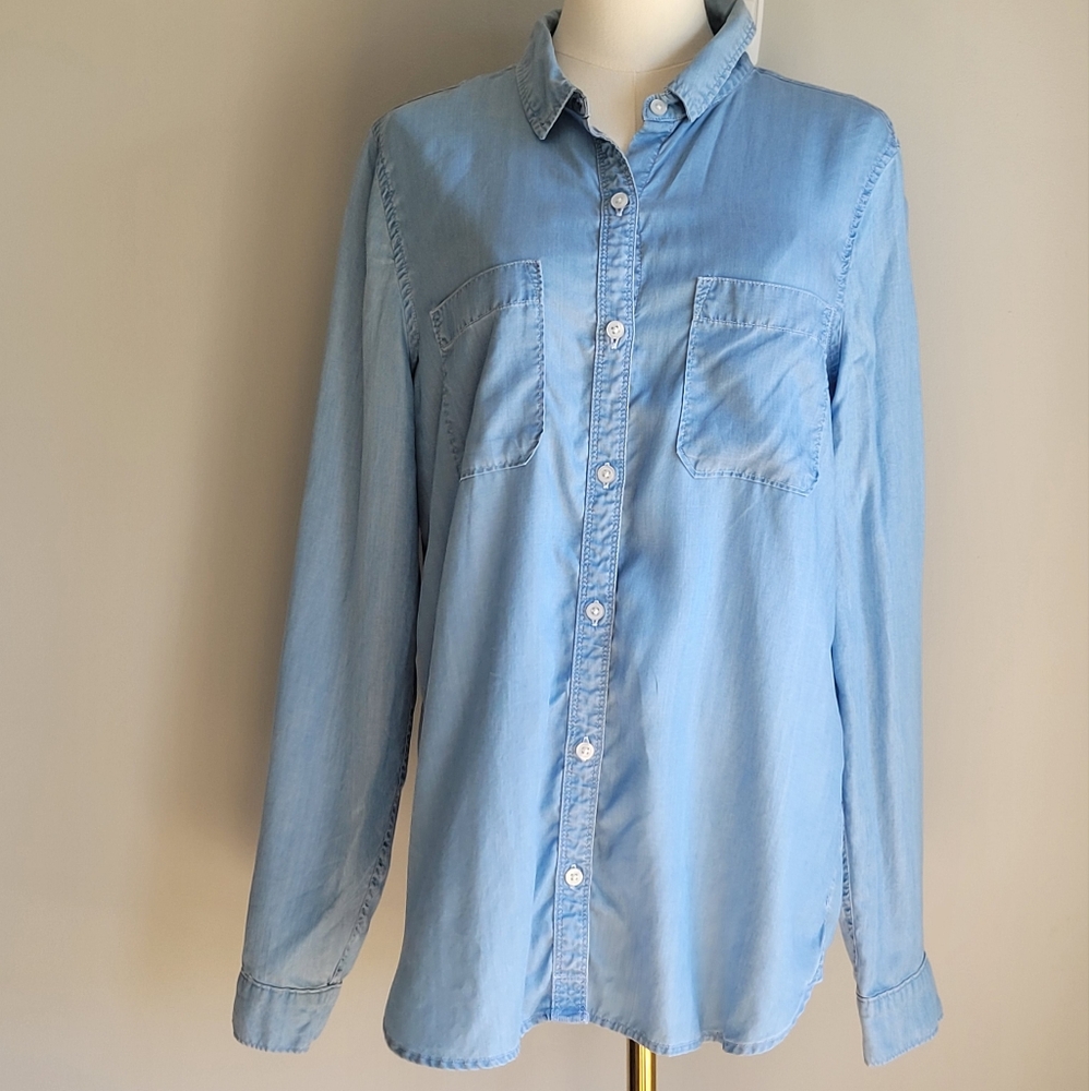 SO Perfect Shirt Chambray Shirt Size L